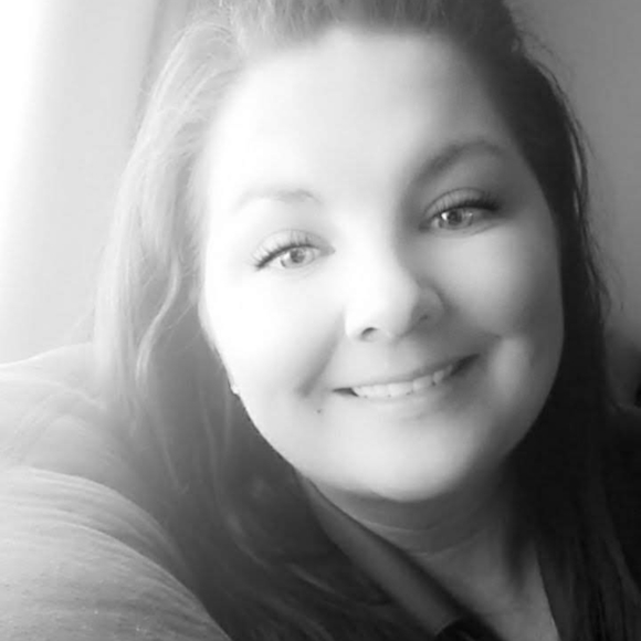 Meet your Posher, Sasha - Picture 2 of 6